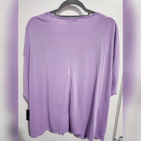 Beautiful Top - Picture 3 of 3